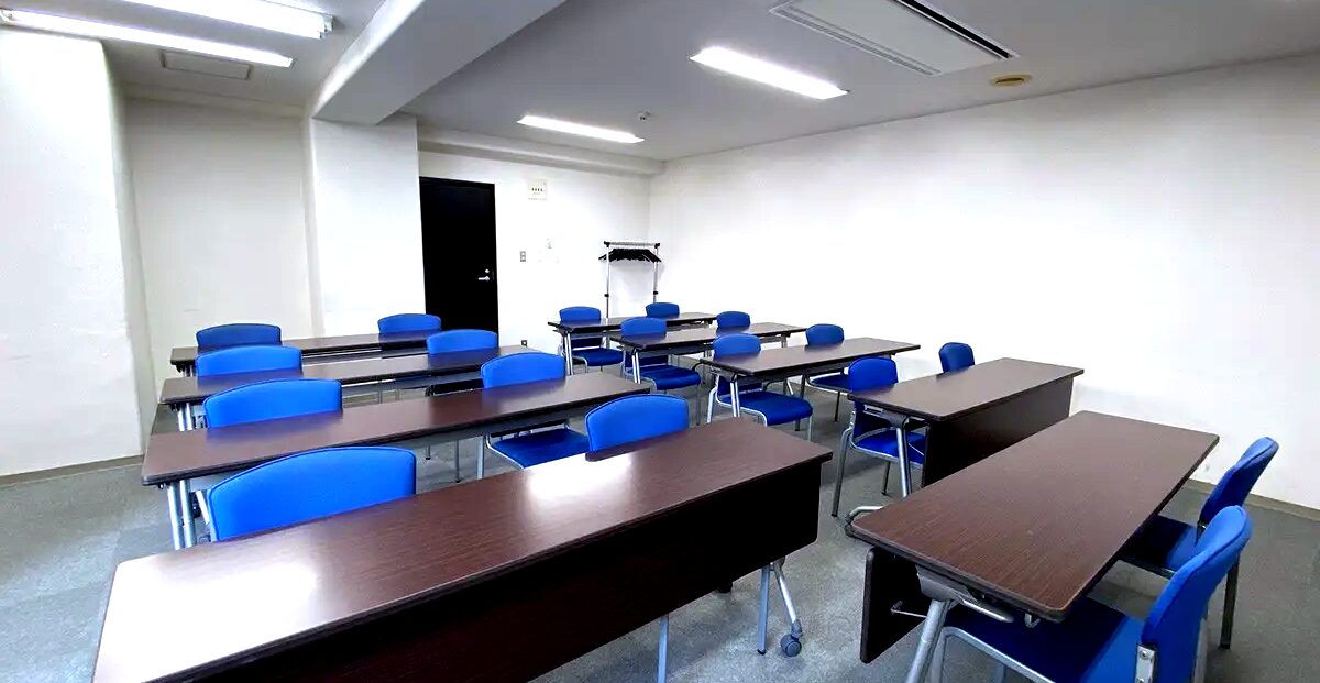 KAZアカデミー新大阪校の教室風景