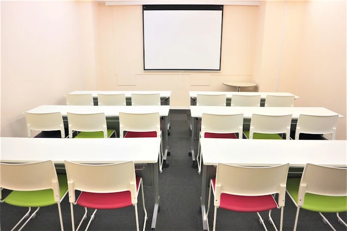 KAZアカデミー難波校の教室風景